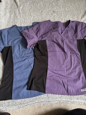 Unbranded Women's V-Neck Two-Tone Scrub Top - Purple with Black Panels